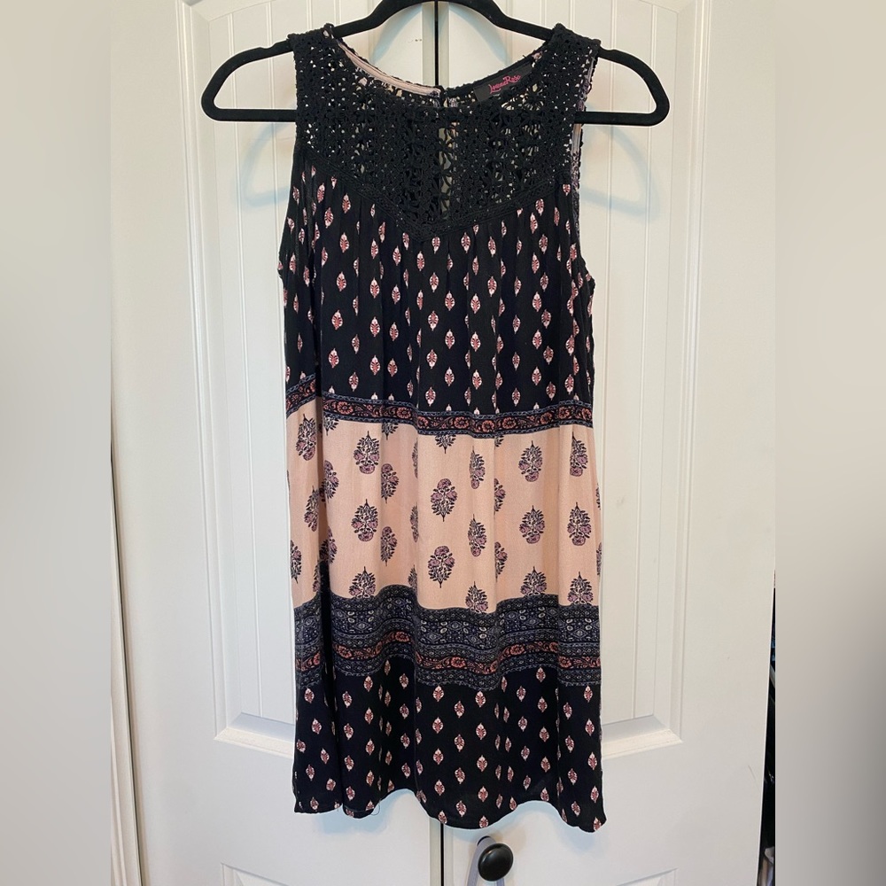 Lorena rose large sleeveless top